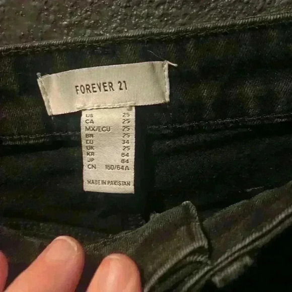 Forever21 Jeans - Picture 2 of 3